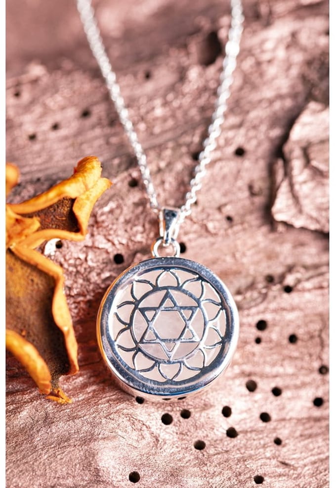 Hanger Hart Chakra Anahata