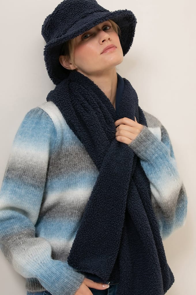 Josephine & Co Sherpa Scarf Navy Maat: 34 | Sjaals Outlet | Dames | Blauw
