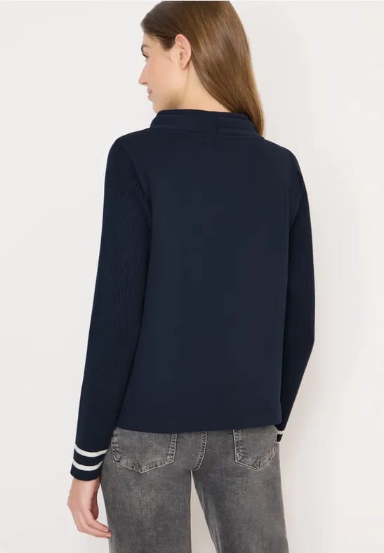 Sweater met gebreide mouwen