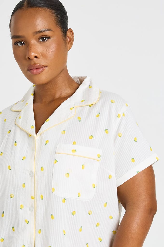 boohoo Dames Plus Citroen Wafel Print Nachthemd | White | Maat: 24