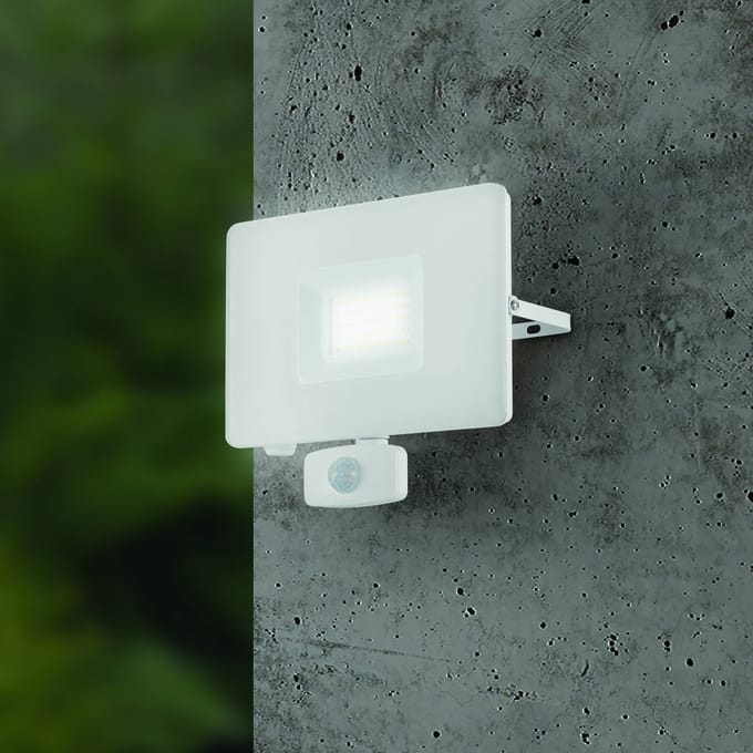 EGLO FAEDO 3 Buitengebruik muurverlichting Wit SMD LED Module LED 50 W A+