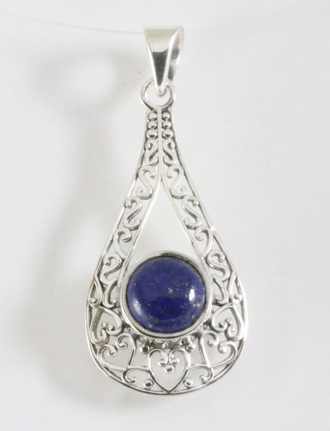 Opengewerkte zilveren hanger met lapis lazuli