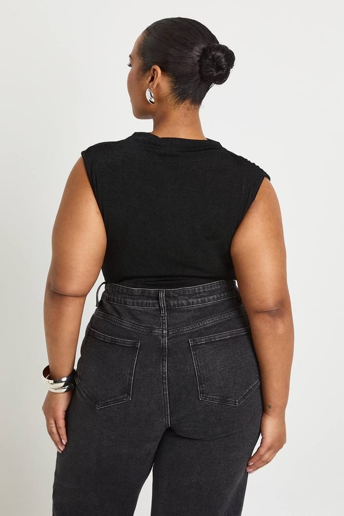 boohoo Dames Plus geruchte bodysuit met geintegreerde halslijn | Black | Maat: 24