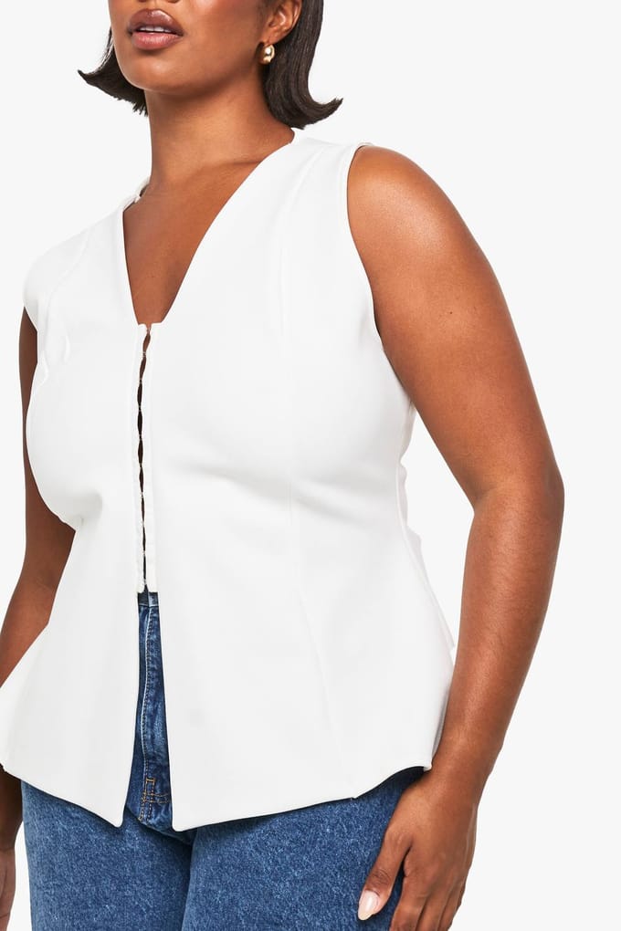 boohoo Dames Plus Haak-en-Oog Getailleerde Weste | White | Maat: 28