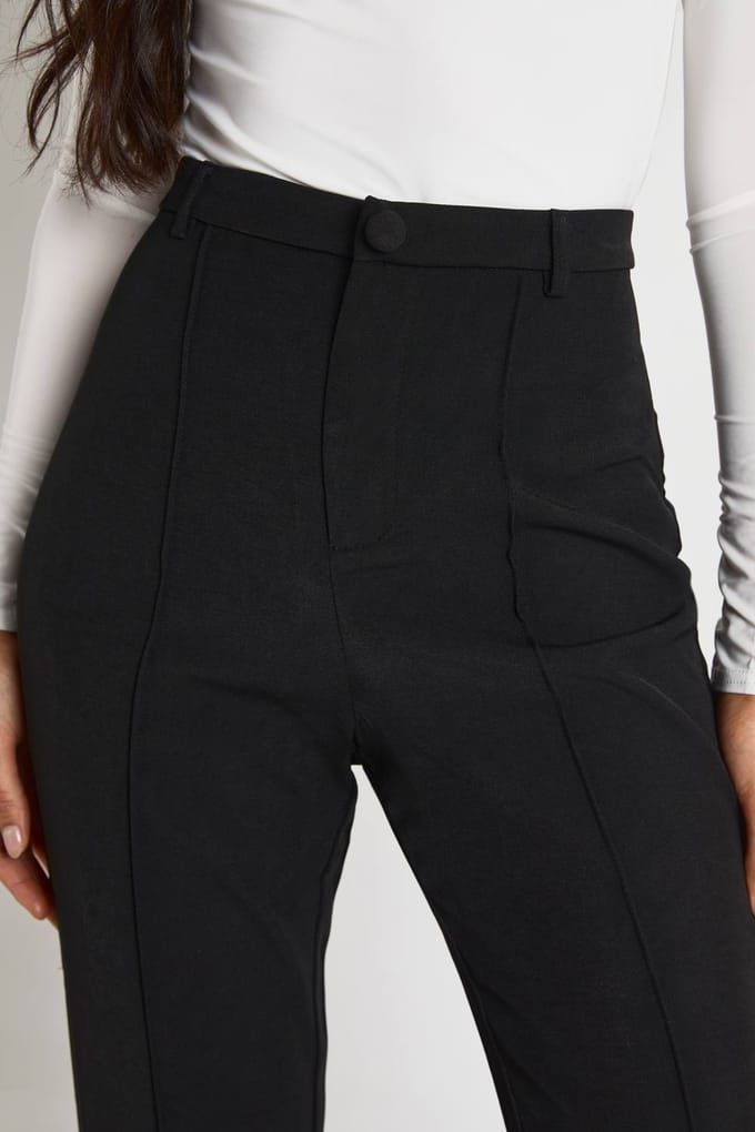 boohoo Dames Lange Getailleerde Slanke Uitlopende Broek | Zwart | Maat: 42