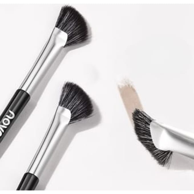 NOVO - Half Moon Nose Contour Brush 1pc