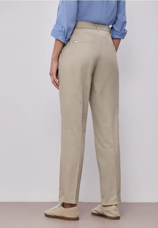 Casual fit chino's in een zachte stof