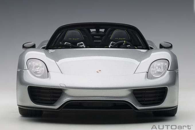 AUTOart 1/12 Porsche 918 Spyder "Weissach Package" - GT Silver