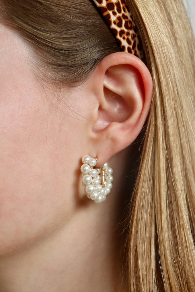 OTAZU Estate Mini Pearl Hoops Cream Größe: OS | Ohrringe Outlet | Damen | Weiß