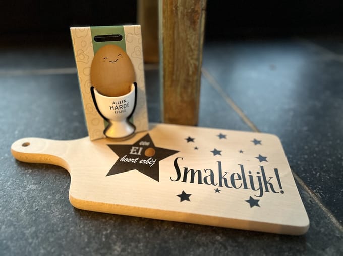 Creaties van Hier - Serveerplankje met eierdop - Harde eitjes - Hout - Ontbijt