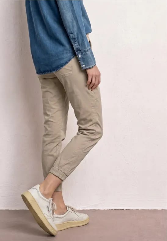 Slim legs broek in een lichtgewicht stof