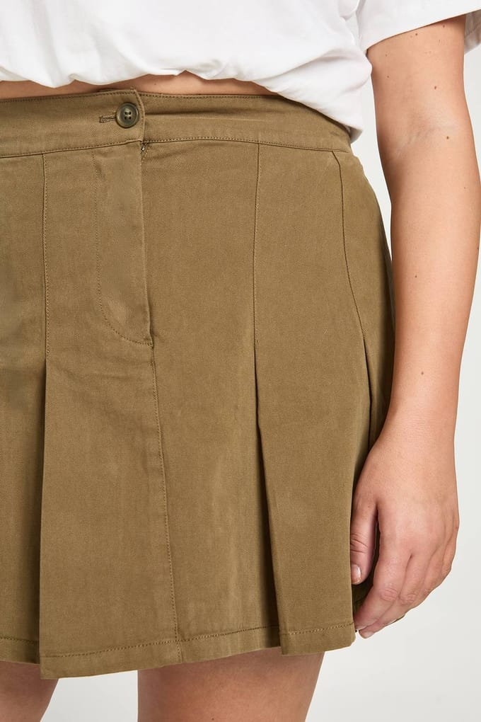 boohoo Dames Plus Utility Twill Plisse Rok | Kaki | Maat: 48