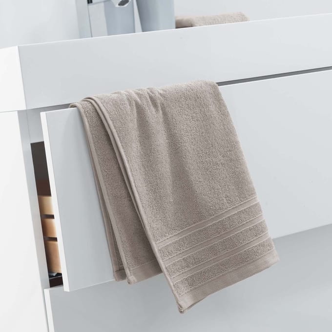 Handoeken 50x90cm kleur taupe 100% katoen