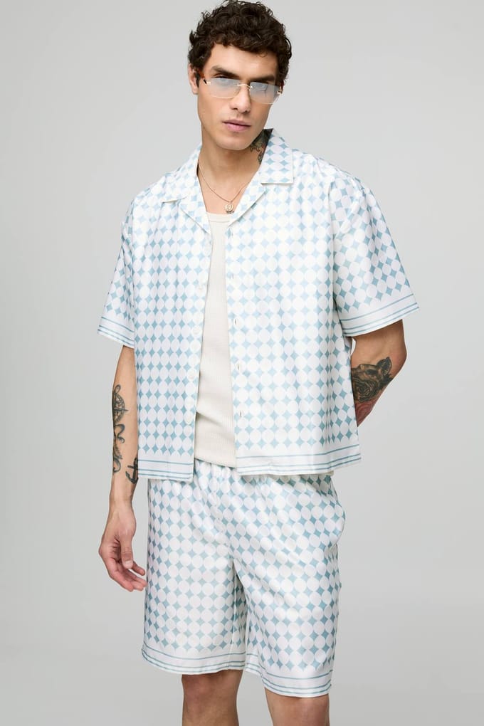 Oversized Boxy Korte Mouwen Geruit Satijn Overhemd & Short Set | Sage | Size Medium