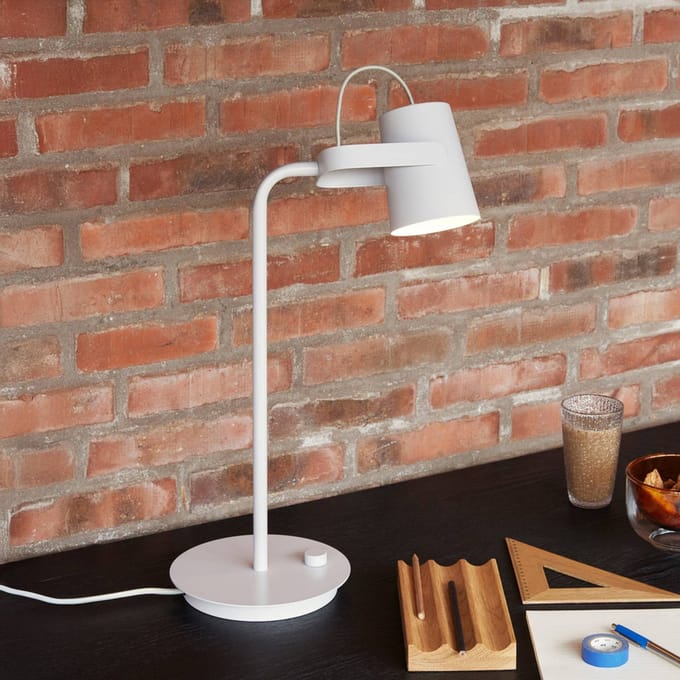 Hübsch Ardent tafellamp, lichtgrijs, ijzer, E14, hoogte 54 cm