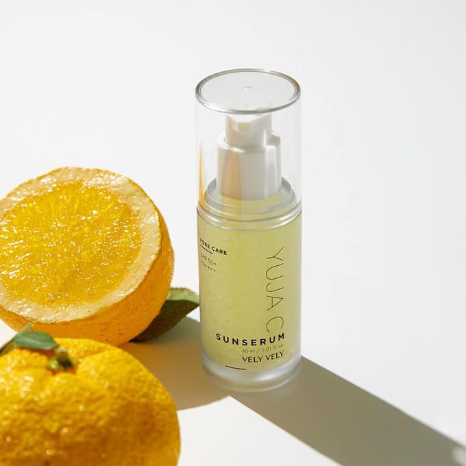 [VELY VELY] Yuja C Zonneserum SPF 50+ PA++++ 30ml beige