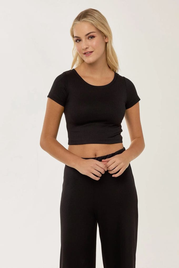 Gebreide Crop Shirt & Elastische Riembroek Set
