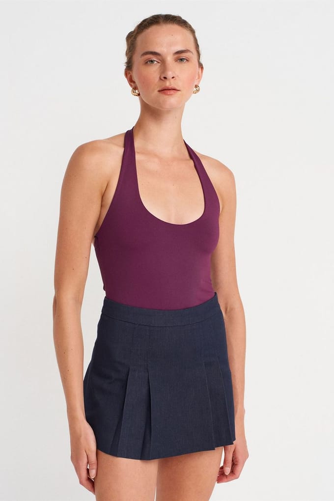 Slim Fit Halter Nek Cut-Out Top