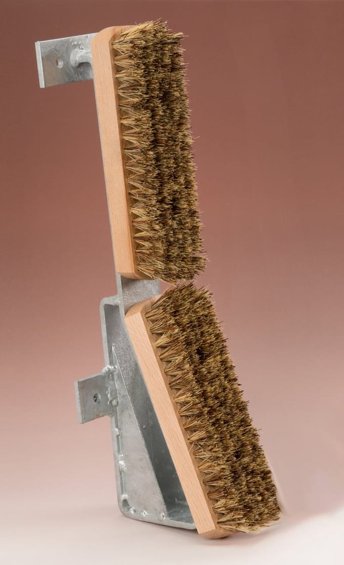 Paarden borstels - MAIR borstelframe - Voor paarden met jeuk.