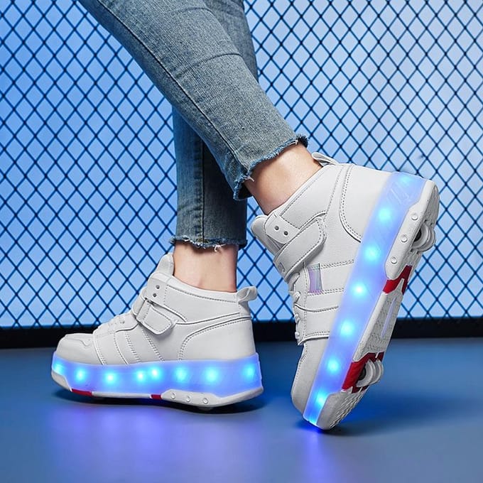 Winter Kinderen Rollerblades Student Vierwielige Lamp Wegloop Schoenen Tiener Vervormbare Schoenen 43 white