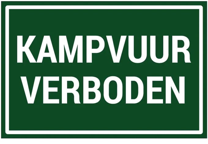 Kampvuur verboden sticker | 45 x 30 cm