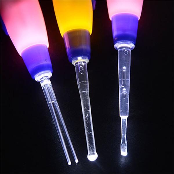 Cartoon Dieren LED-licht Afneembaar 3x Ear-pick Wax Remover Pick Earpick Schone oren 1pcs multi