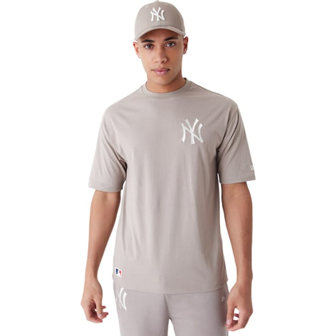 New Era MLB New York Yankees League Essentials Oversized T-shirt Bruin