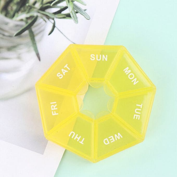 Gadgetpoint - Pillendoosje - Pillenbox - Opbergbakje - Ma-Zo - 7 dagen - Geel