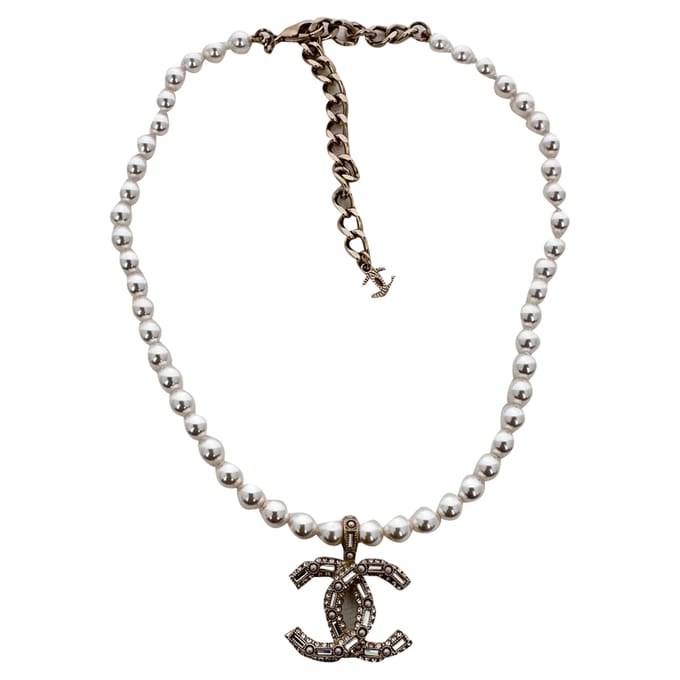 Chanel CC versierde parelketting met gouden strass-steentjes