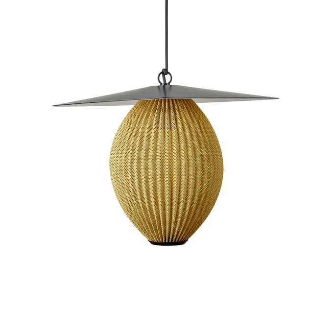 Gubi buiten hanglamp Satellite, 57x36 cm, zwart/mosterdgoud