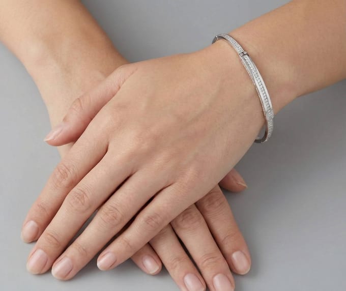 Wit goud bangle met zirkonia