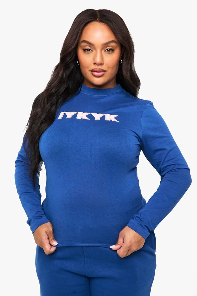 boohoo Dames PLUS IYKYK AANGEPASTE LANGMOUWIGE TOP | Blauw | Maat: 46