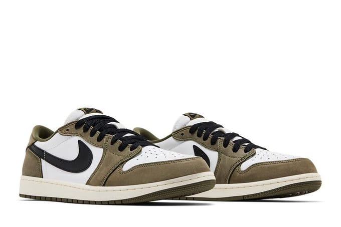 Jordan 1 Retro Low OG Medium Olive 48.5 white