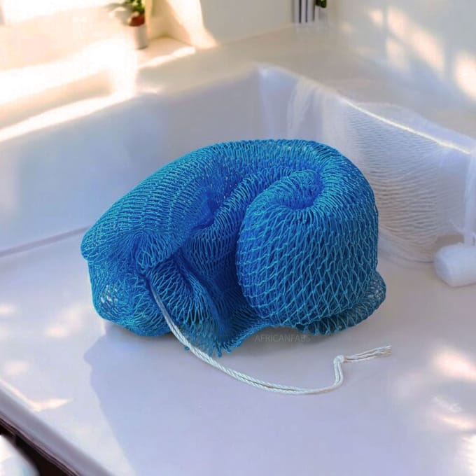 AfricanFabs® Afrikaanse spons / net sponge - traditionele SAPO spons / Ghanese scrub spons - Licht Blauw