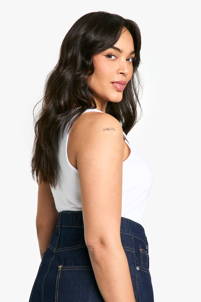 Dames Boohoo Basics Plus Cotton Scoop Neck Mouwloze Bodysuit | White | Maat: 24
