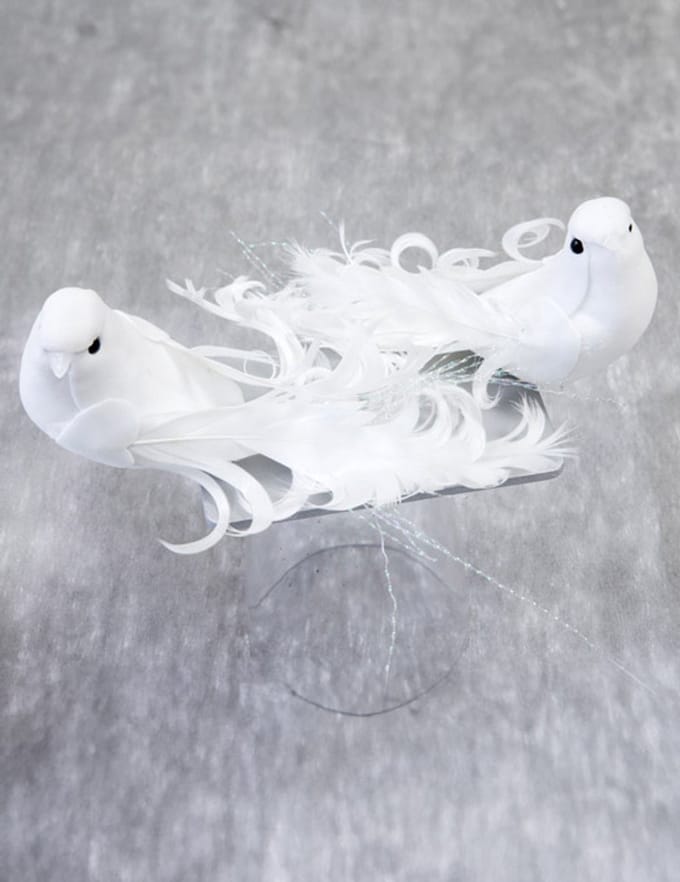 HOBI - 2 kleine witte decoratieve vogels 13 cm van veren