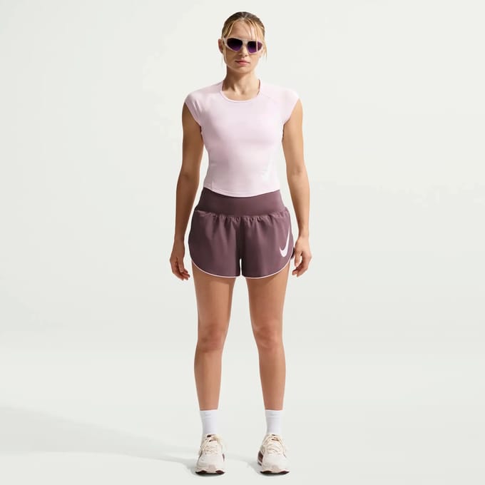 Damesshort Nike Tempo Flow Swoosh