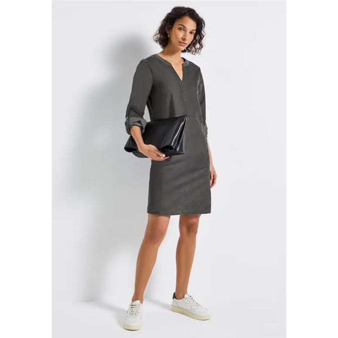 Corduroy jurk met gespleten hals