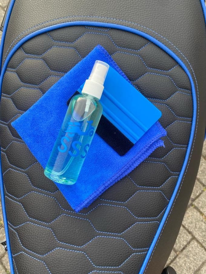 Starterpack sticker plakken - Starterpack wrappen - Scooterstickers - Car Wrapping