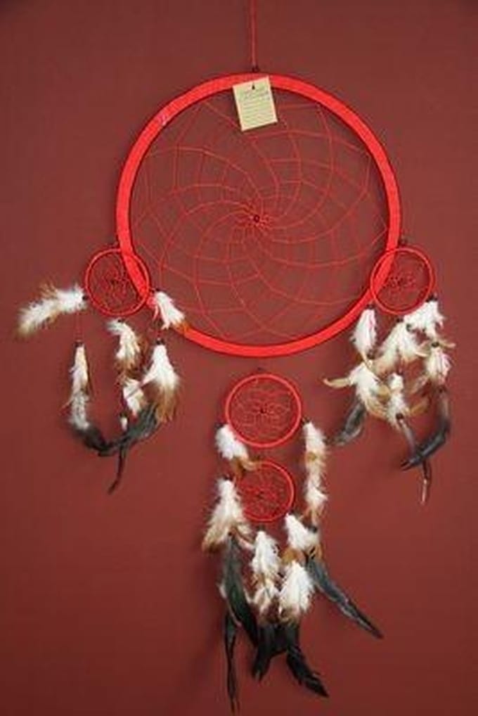 Dromenvanger / Dreamcatcher Ø32cm met kleintjes  - rood