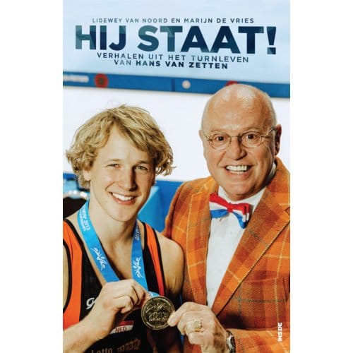 Hij Staat! - Marijn de Vries