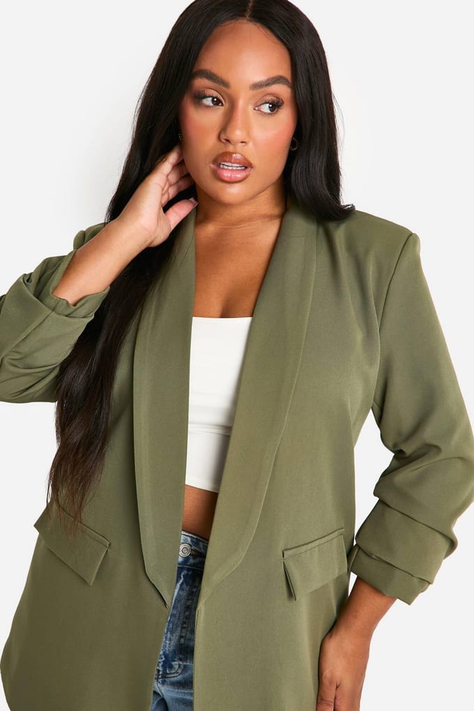 boohoo Dames Plus-size blazer met gerimpelde mouwen en reversdetails | Kaki | Maat: 54