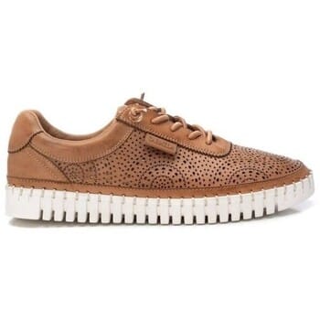 Vrouwelijke sneakers met opengewerkt ontwerp Carmela
