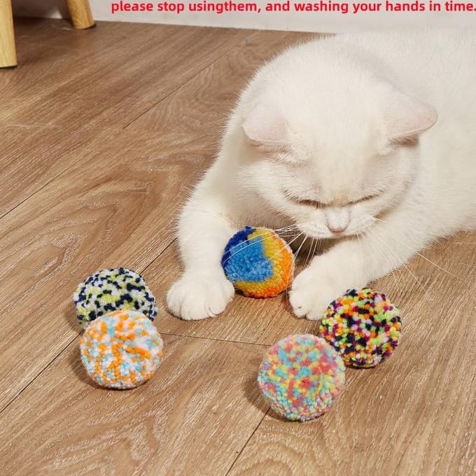 1 pièce Jouet pour chat boule en peluche couleur aléatoire Random beige