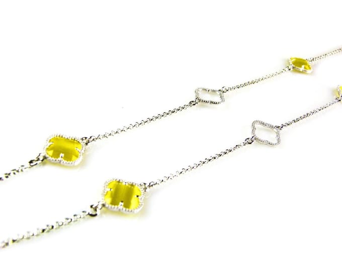 model Fiori open klavers collier in zilver gele klavers