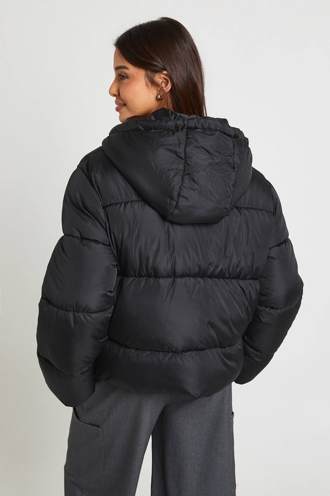 boohoo Dames Gevulde pufferjas met capuchon | Black | Maat: 6