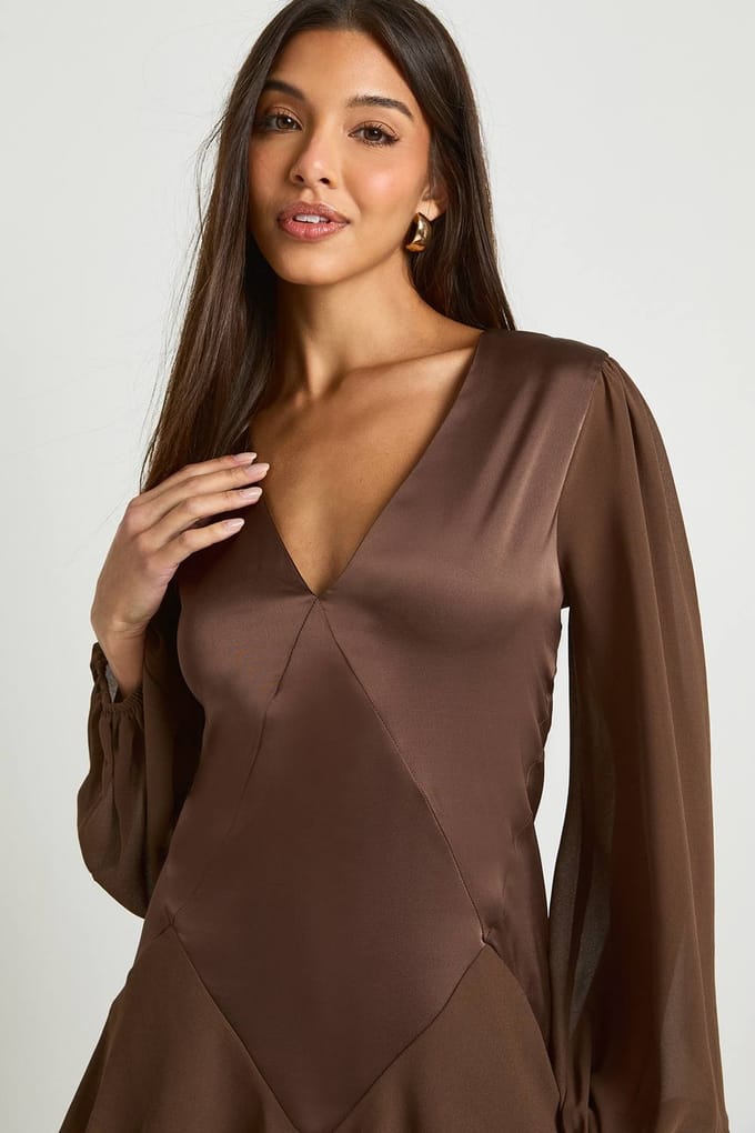 boohoo Dames Chiffon Mix Gepanelde Smockjurk | Chocolate | Maat: 8