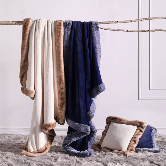 Cozy Bliss Luxury Milky Pluche Plaid - Navy
