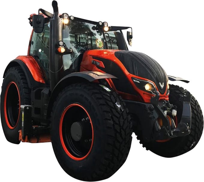 Valtra T245 oranje metallic 1:32 van Britains