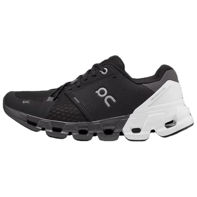ON Cloudflyer 4 Zwart Wit Dames Sneakers 71.98671 37 black